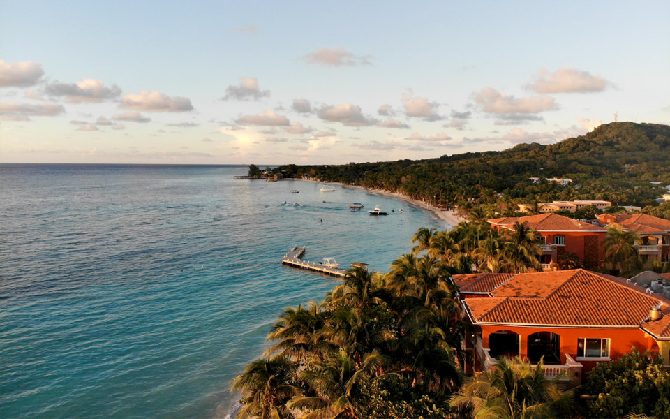 Best Beaches to get Married in Roatan