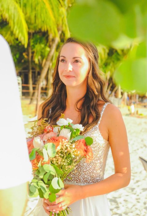 Top 10 things a bride needs on her wedding day • Weddings Roatan