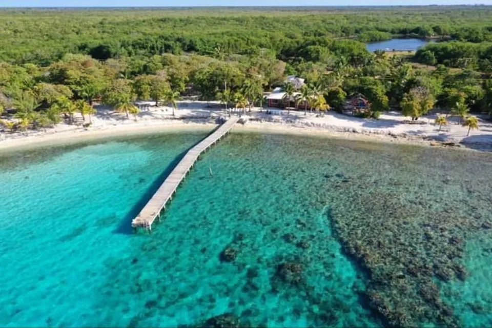 Beachfront Weddings in Utila Island, the Perfect Destination