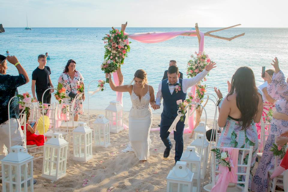 An Unforgettable Beach Wedding: Tips for Hosting and Organizing Your Dream Day