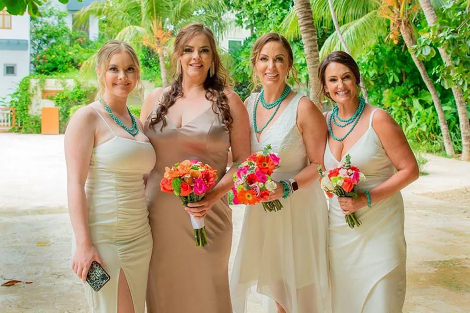 2023 Beach Wedding Dress Code Trends 2