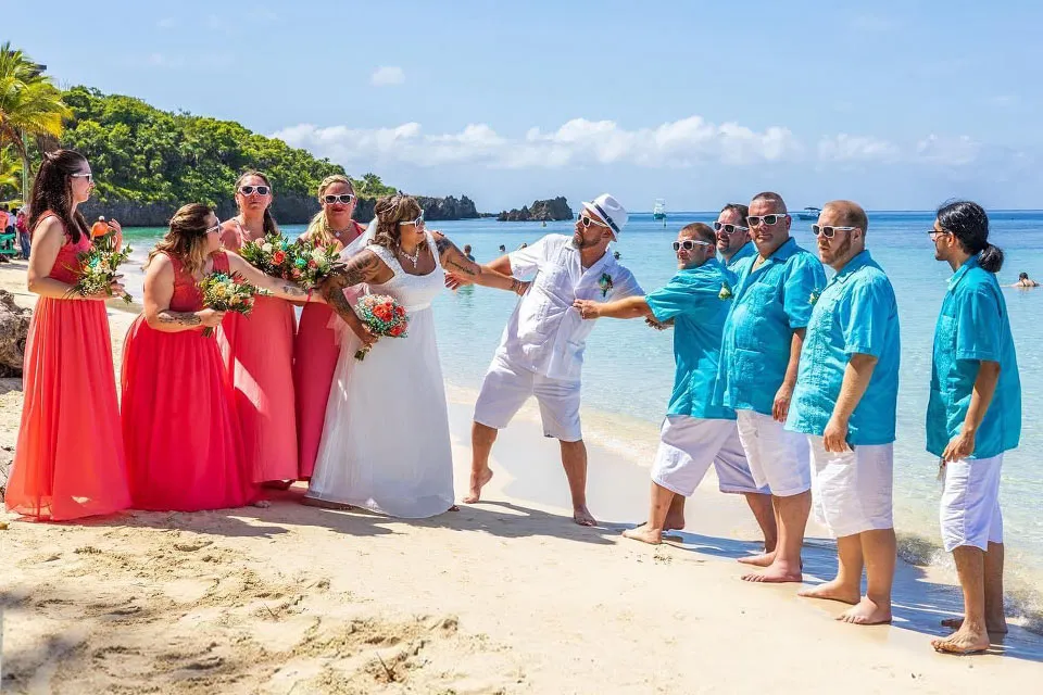 2023 Beach Wedding Dress Code Trends 3