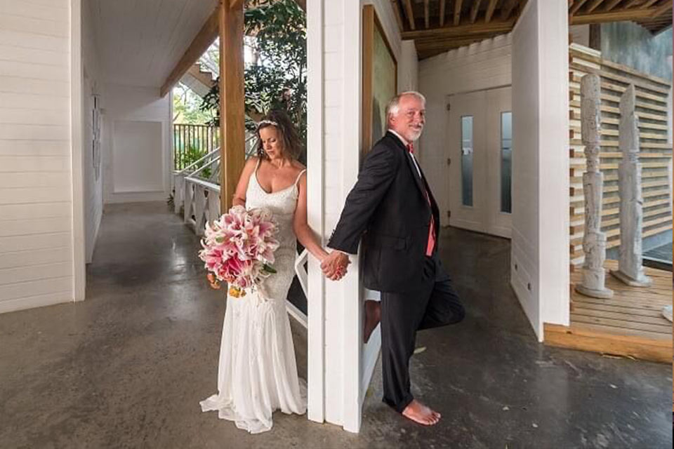 Weddings Roatan is pleased to announce limited-time discounts for small weddings in 2023