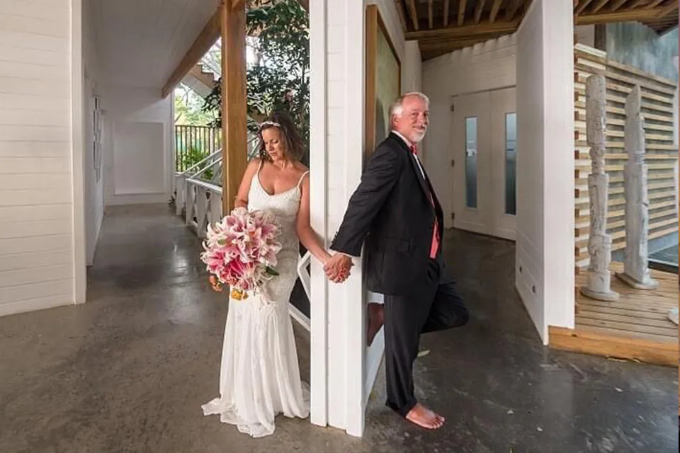 Weddings Roatan is pleased to announce limited-time discounts for small weddings in 2023