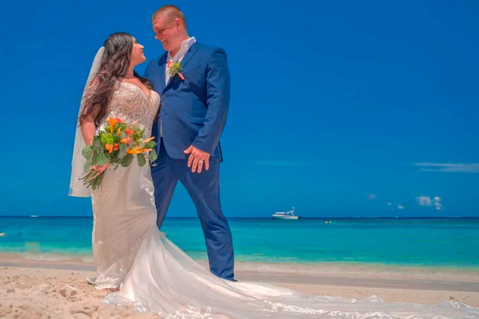 Destination Wedding Tips for Roatan