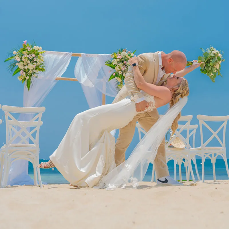 Weddings Roatan couple at the beach