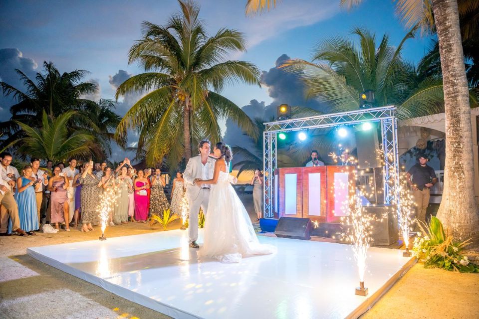 Venue Spotlight: Bando Beach, Utila. A Caribbean Dream for Your Destination Wedding (2025/2026)